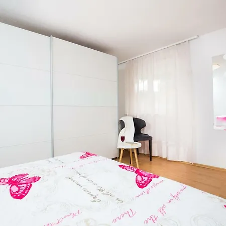 Apartman Pepa شقة *